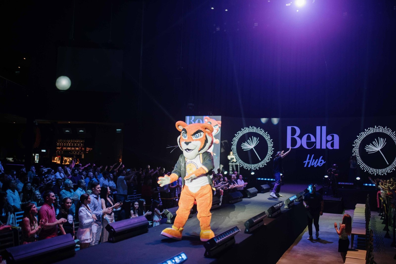 Hub de talentos com foco na capacitacao e apresentacao de jovens para o mercado da moda e do entretenimento promove primeira edicao internacional 3 scaled