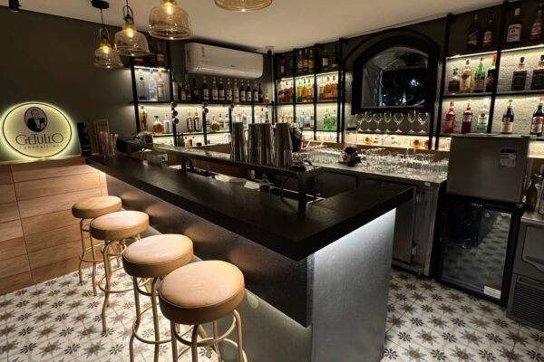 Restaurante celebra sucesso do primeiro mês no Centro da Capital Getulio Bar