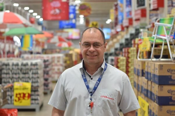 Grupo Pereira promove semana de contratação exclusiva para pessoas com mais de 50 anos Grupo Pereira dono de redes como o Fort Atacadista promove semana de contratacao de colaboradores com mais de 50 anos de idade