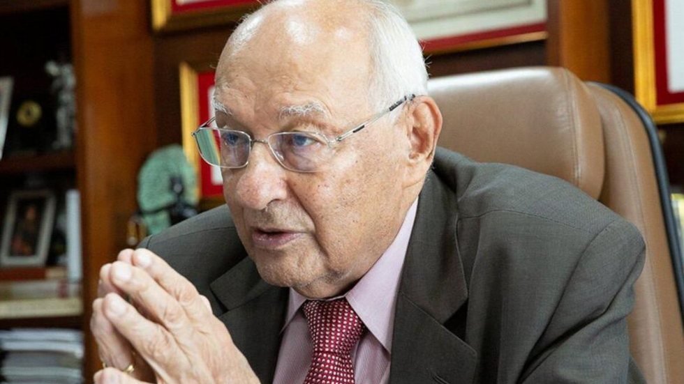 A IGREJA CATÓLICA: ETERNA E SUA DIMENSÃO TEMPORAL 1 A IGREJA CATÓLICA: ETERNA E SUA DIMENSÃO TEMPORAL