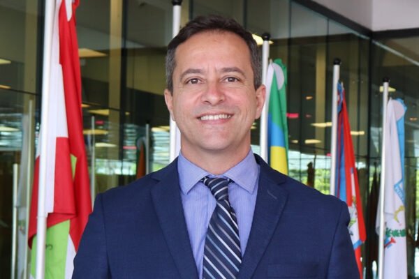 Artigo: as tensões comerciais globais e seus reflexos na gestão das finanças públicas em Santa Catarina Sandro Medeiros Alves, Presidente do SINDAF SC (Foto: Divulgação