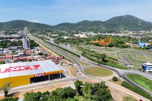 Fort Atacadista inaugura nova loja em Penha (SC) em frente ao Parque Beto Carrero World Fort Atacadista em Penha fica em frente ao Parque Beto Carrero World - Foto: Marcelo Pertile
