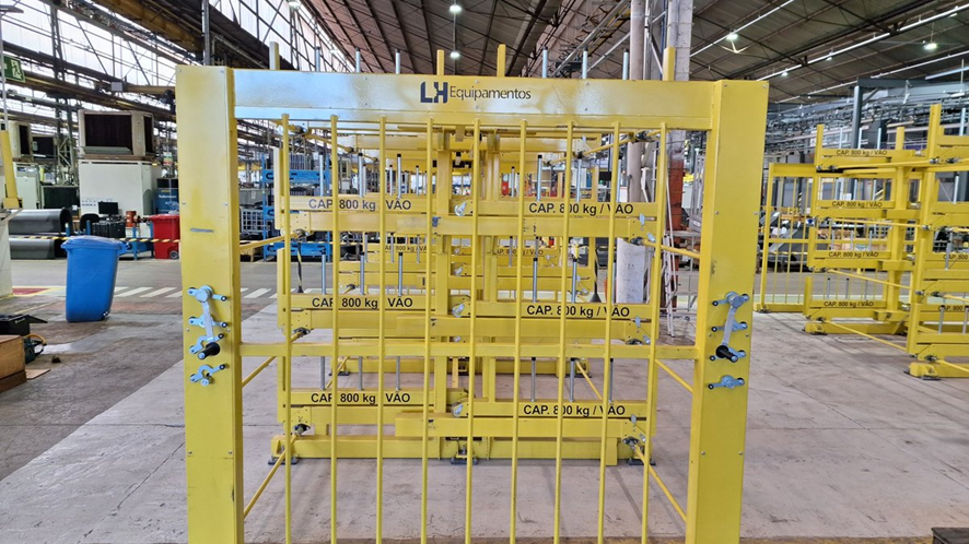 Prateleira Vão Móvel: Otimizando o Armazenamento de Materiais Longos na Indústria 3 unnamed 2025 08 15T155057.846